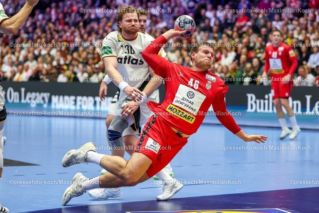 EHF17012602030 | 17.01.2026, Handball, Men's EHF EURO 2026, Deutschland - Serbien, Jyske Bank Boxen in Herning, Dänemark, Preliminary Round:  Stephan Seitz (Germany #46) im Zweikampf gegen  xd30 Tom Kiesler (Germany #30) 