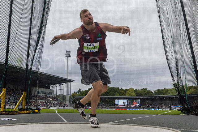 Deutsche Leichtathletik-Meisterschaften; Bochum-Wattenscheid, 26.07.2026 | Steven Richter (LV 90 Erzgebirge), Diskuswurf Finale im Regen; Deutsche Leichtathletik-Meisterschaften am 26.07.2026 im Lorheide-Stadion, Bochum-Wattenscheid (Nordrhein-Westfalen).
