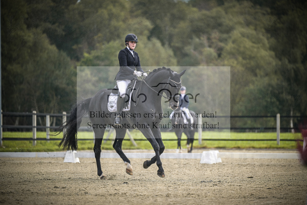 DOS_B570 | Entdecke hochwertige Reitturnierfotos von Foto Oger. Professionell, emotional und authentisch – jetzt Lieblingsmomente im Shop bestellen.Deutschlandweite Turnierfotografie. - Realisiert mit Pictrs.com