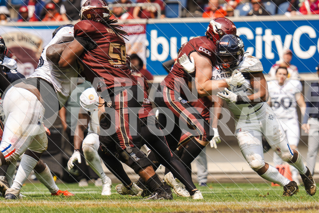 GER Rhein Fire vs. Paris Musketeers, Football, European League of Football, Spieltag 4, Saison 2025, 08.06.2025 | GER Rhein Fire vs. Paris Musketeers, Football, European League of Football, Spieltag 4, Saison 2025, 08.06.2025Foto: Fabian Friese - Realisiert mit Pictrs.com