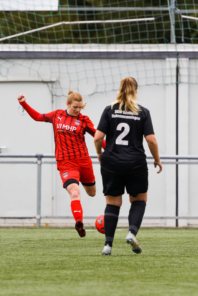 FCHHOH_251005_8378 | 1.FC Heidenheim 1846 II vs. SGM Hohenmemmingen/Sontheim, Fußball, Frauen, Bezirksliga, 2025/2026, 4. Spieltag, 05.10.2025 in Heidenheim, Kunstrasen b. Voith-Arena West(Foto: Michael Bulling) - Realisiert mit Pictrs.com