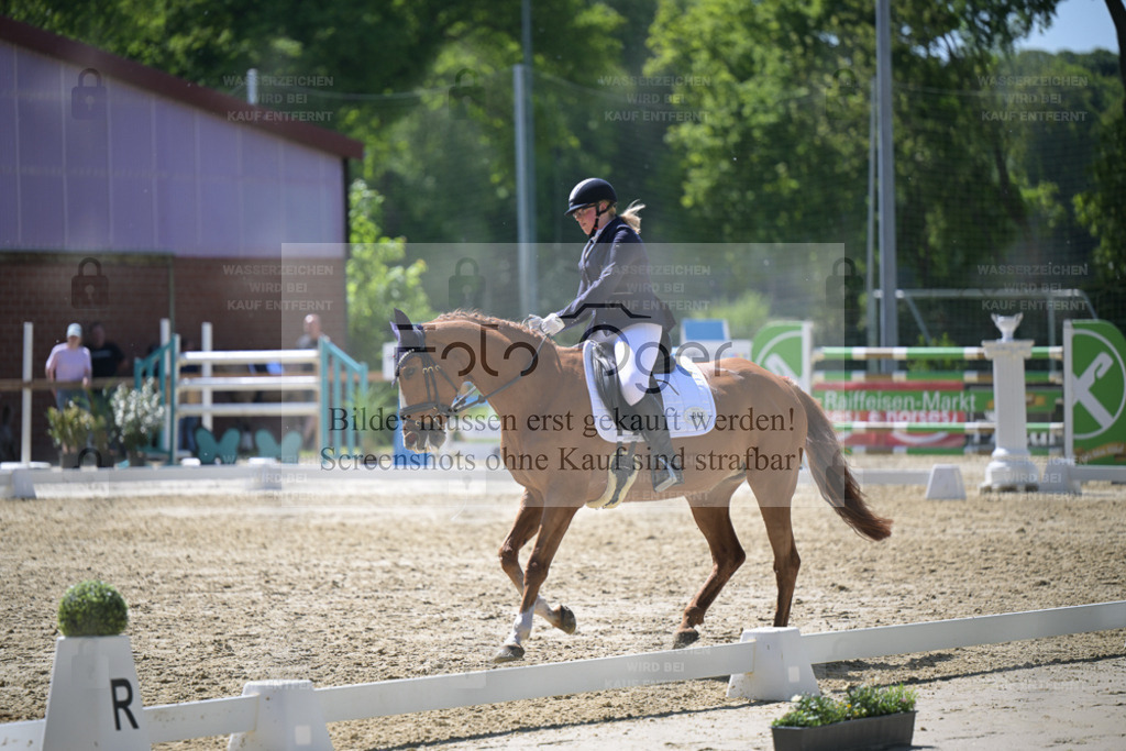 DOS_0144 | Entdecke hochwertige Reitturnierfotos von Foto Oger. Professionell, emotional und authentisch – jetzt Lieblingsmomente im Shop bestellen. - Realisiert mit Pictrs.com
