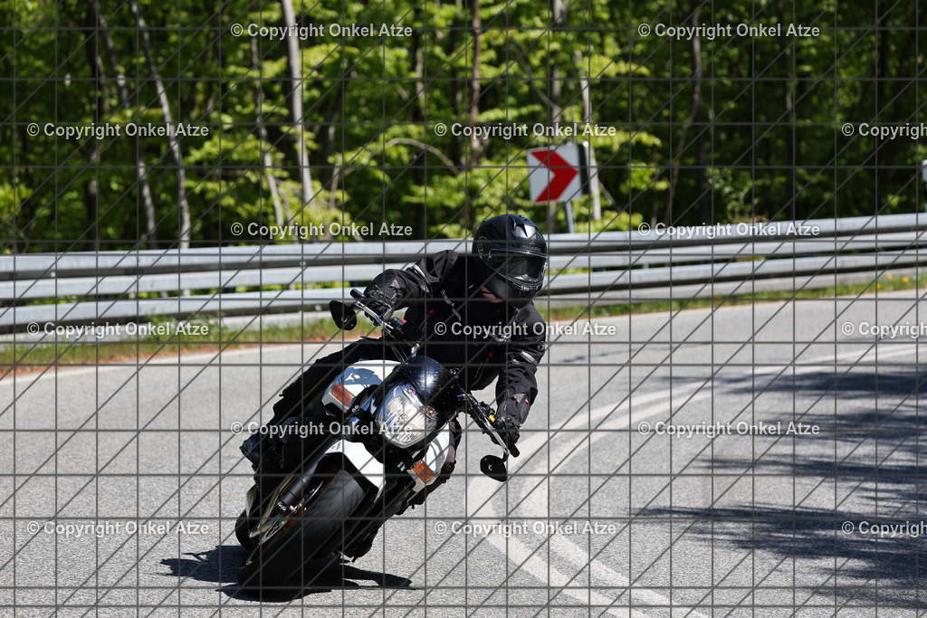 IMG_8628 | Fotograf am Kyffhäuser. Onkel Atze. Kyffhäuser Rennstrecke. Café36. Motorsportfotografie. - Realisiert mit Pictrs.com