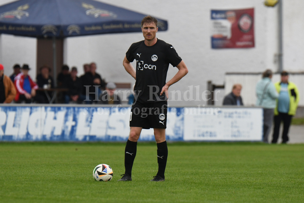 SpVgg Plattling : FC Ergolding | Tobias Eckl ( Trainer SpVgg Plattling) - Realisiert mit Pictrs.com