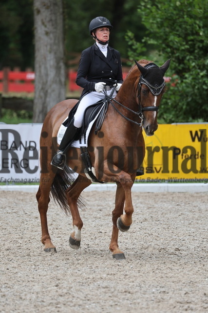 Meißenheim_2023_Prfg.Nr.16_Dressur_Kl.S_Reiter u.U25_Nicole Casper_Don Lattino (30) | Alle Fotos der Reiterjournal Fotografin Doris Matthaes im Reiterjournal Online-Fotoshop. - Realisiert mit Pictrs.com