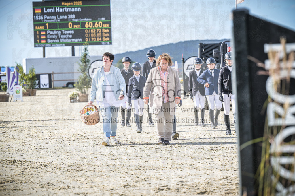 DOS_0008 | Entdecke hochwertige Reitturnierfotos von Foto Oger. Professionell, emotional und authentisch – jetzt Lieblingsmomente im Shop bestellen.Deutschlandweite Turnierfotografie. - Realisiert mit Pictrs.com
