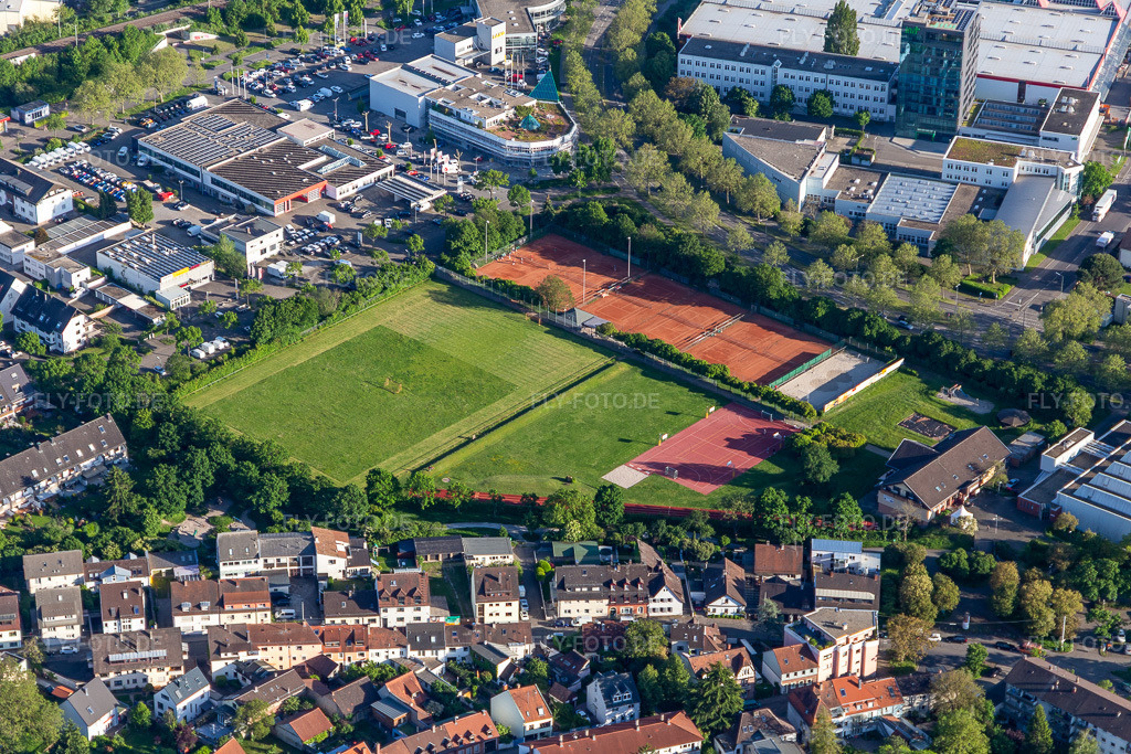 Luftbild: Sportülätze des TuS Rintheim im Ortsteil Rintheim in Karlsruhe im Bundesland Baden-Württemberg in Deutschland. Foto: IMG_126856.jpg vom 28.05.2021 durch Werner Riehm/FLY-FOTO.de
