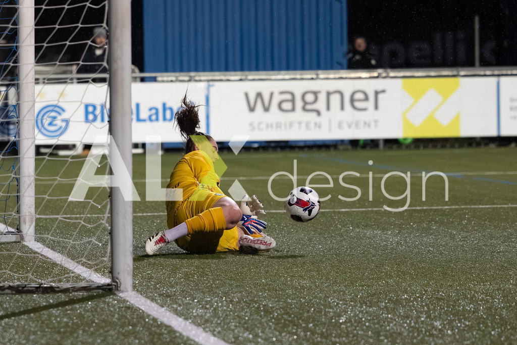 Fußball I Frauen I Saison 2025-2026 I AXA Women's Super League | Women I 14. Spieltag I Grasshoppers Club Zürich - FC Luzern I 14.02.2026 | 1 Lea Kramoviku (CH) (FC Luzern) – Tor - Elfmeter gehalten - Realisiert mit Pictrs.com
