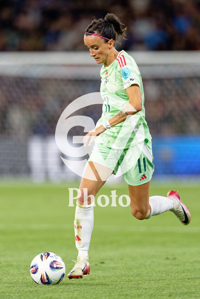 Norway v Italy - UEFA Women's EURO 2025 Quarter-Final | GENEVA, SWITZERLAND - JULY 16: Barbara Bonansea of Italy runs with the ball during the UEFA Women's EURO 2025 Quarter-Final match between Norway and Italy at Stade de Geneve on July 16, 2025 in Geneva, Switzerland. (Photo by Giuseppe Velletri/Sports Press Photo/Getty Images)