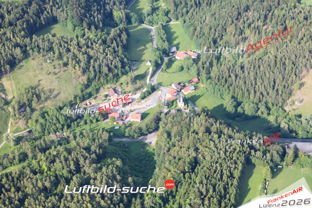 Die Luftaufnahme Kleinziegenfeld - Weismain wurde vom UL-Flugzeug (keine Drohne) aus fotografiert.Hohe Druck- Auflösung-die Geschenkidee!