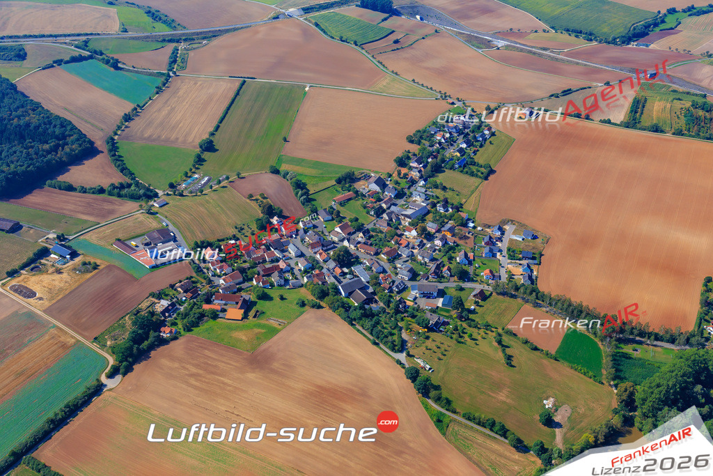Die Luftaufnahme Birkach-forst - Untersiemau wurde vom UL-Flugzeug (keine Drohne) aus fotografiert.Hohe Druck- Auflösung-die Geschenkidee!