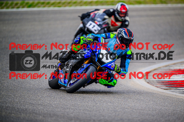 MaZZes_FotoMatrix_240910_6007705_6742 | WEISS