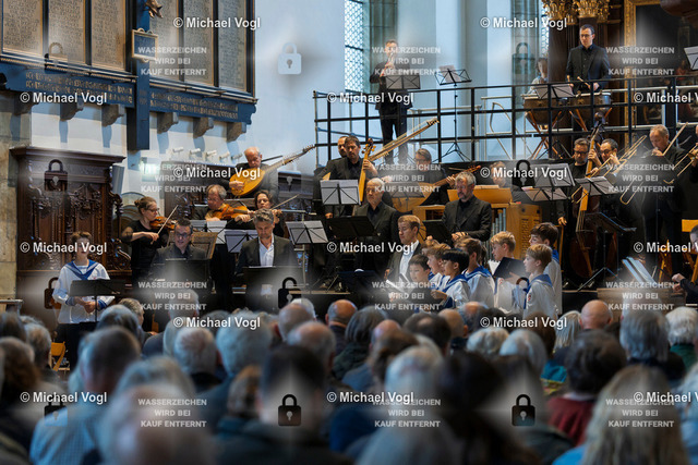 TAM25_K.11__Michael-Vogl_040_7782 | Tage Alter Musik Regensburg K.11 Dreieinigkeitskirche Ars Antiqua Austria (Österreich) St. Florianer Sängerknaben (Österreich) Splendor Austriae Höfischer Prunk in geistlichen Werken B.A. Aufschnaiter: Missa Laetemurine & H.I.F. Biber: Vesperae à 32 Franz Farnberger Einstudierung Gunar Letzbor Solovioline, Leitung Foto: Michael Vogl