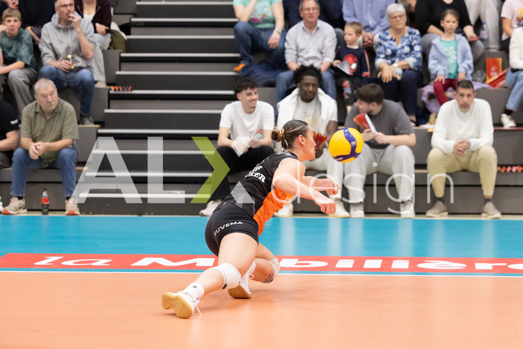 Volleyball I Frauen I Saison 2025-2026 I Volleyball NLA | Women I  Playoffs Finals 1/5 I viteos NUC - VC Kanti Schaffhausen I 06.04.2026 | 16 Tia Scambray (USA) (Viteos NUC) – Aussen - Realisiert mit Pictrs.com