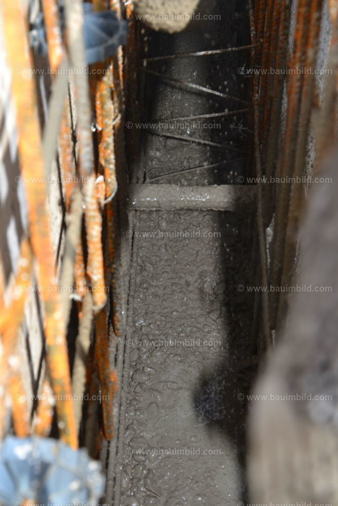 bib-lg04-betonarbeiten-0176 | Nach LV-Leistungsgruppen sortierte Detailfotos über den Bau eines Hauses. Alle Hausbau-Bilder direkt vom Urheber und Autor der Website Haus-Selber-Bauen.com