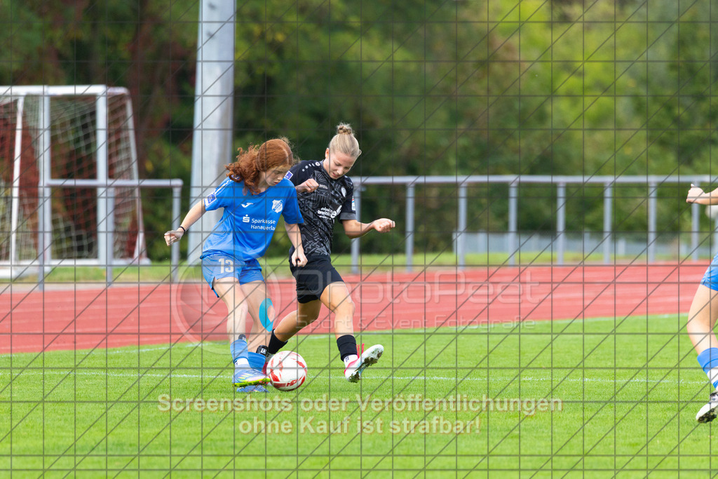 20261010_143445_0253_(c)_by_PhotoPeet | Paulin Rieg (1.FC Donzdorf #15)1.FC Donzdorf (schwarz) vs. SC Sand (blau), Fußball, EnBW-Oberliga B -Juniorinnen, 05. Spieltag, Saison 2026/2027, Rasenplatz Lautertal Stadion, Süßener Straße 16, 73072 Donzdorf, 10.10.2026 - 14:00 Uhr,Foto: PhotoPeet / Sport- &amp; Eventfotografie / Peter Harich
