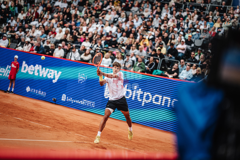 Tennis | Männer | bitpanda Hamburg Open Finale | ATP 500 | Andrei Andrejewitsch Rubljow (RUS) vs. Flavio Cobolli (ITA) | 24.05.2025 | Flavio Cobolli Rückhand