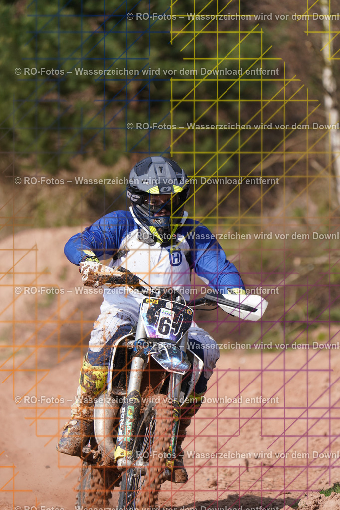 1 2 Lauf Mernes-72 | Sportfotografie von RO-Fotos: Motorsport, Motocross, Enduro, Laufveranstaltungen und Triathlon. Professionelle Fotos von Sportlern und Events. - Realisiert mit Pictrs.com