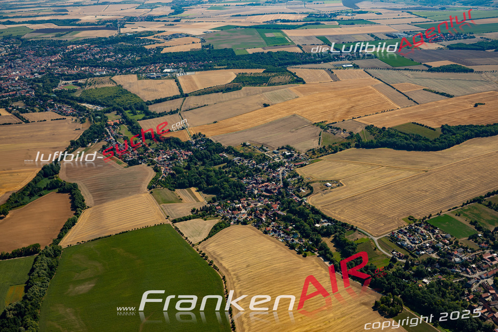 Aktuelles Luftbild von Herressen Apolda - Die Luftaufnahme wurde 2022 mittels UL-Flugzeug erstellt ( keine Drohne ) - hochauflösende Kamera-Systeme von  Canon -Beste Qualität - Für grossformatige Ausdrucke geeignet. Die Geschenkidee !