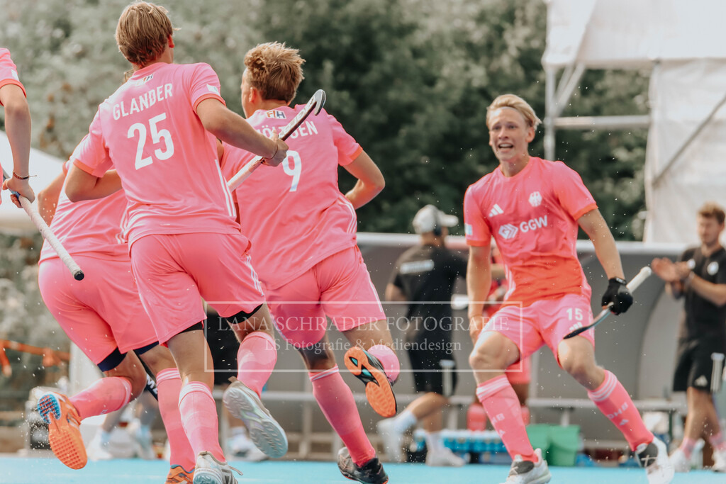 EM_MU18_F_GER-BEL_Lille_bearbeitet (12 von 8) | lanaschraderfotografie - Realisiert mit Pictrs.com