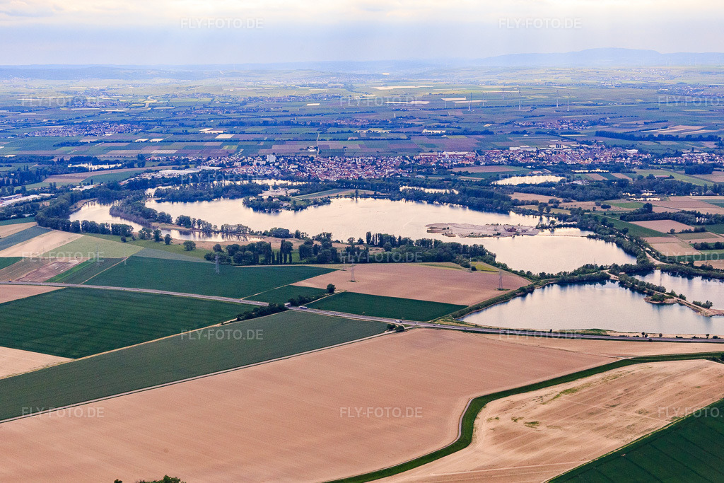 Luftbild: Silbersee am Abend im Ortsteil Roxheim in Bobenheim-Roxheim im Bundesland Rheinland-Pfalz in Deutschland. Foto: IMG_089009.jpg vom 20.05.2016 durch Werner Riehm/FLY-FOTO.de