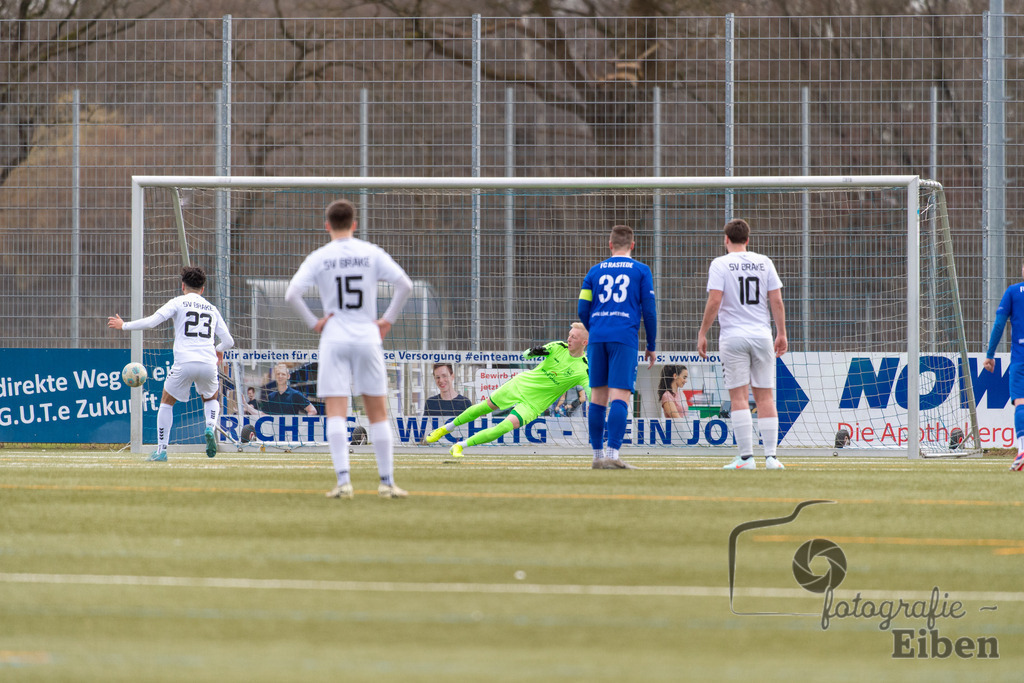 FC Rastede-SV Brake | Herren Bezirks-Testspiel; FC Rastede (blau)-SV Brake (weiß) am 02.03.2025 in Rastede (Sportanlage Kötterswegs), Photo: Philip Eiben 2025 - Realisiert mit Pictrs.com