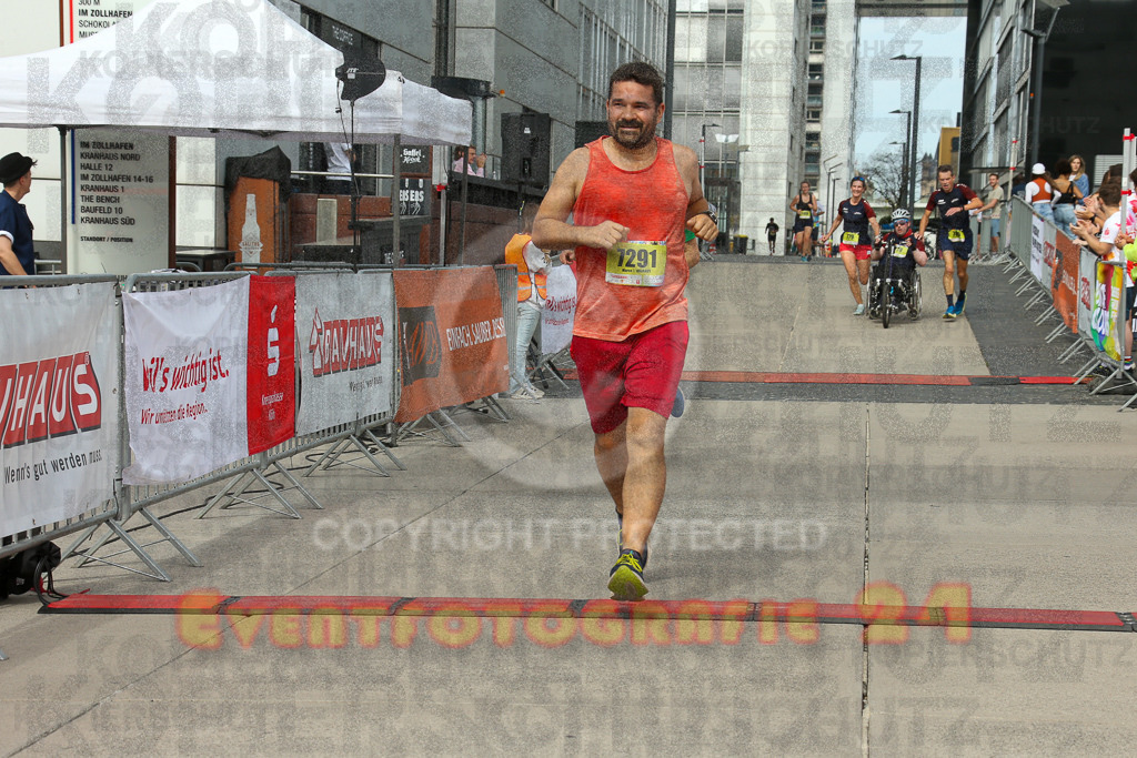 250920_1323_EX1_4298 | Sportfotografie im Rhein-Sieg Kreis, Köln, Bonn, NRW, Rheinland Pfalz, Hessen, etc. Unser Tätigkeitsfeld umfasst den Laufsport vom Volkslauf über den Marathon, Duathlon, Triathon bis zum Ultralauf wie Kölnpfad Ultra oder Schindertrail.