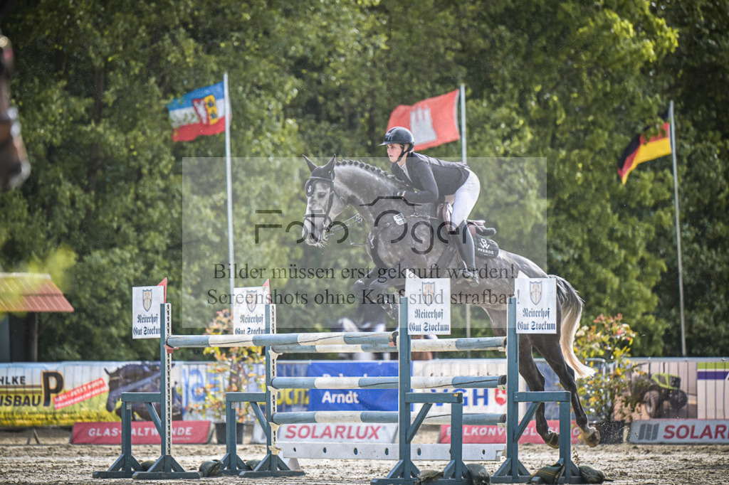 DOS_9827 | Entdecke hochwertige Reitturnierfotos von Foto Oger. Professionell, emotional und authentisch – jetzt Lieblingsmomente im Shop bestellen.Deutschlandweite Turnierfotografie. - Realisiert mit Pictrs.com