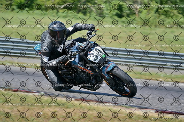 25bt04-0527 | markuskiefer.com - Realisiert mit Pictrs.com