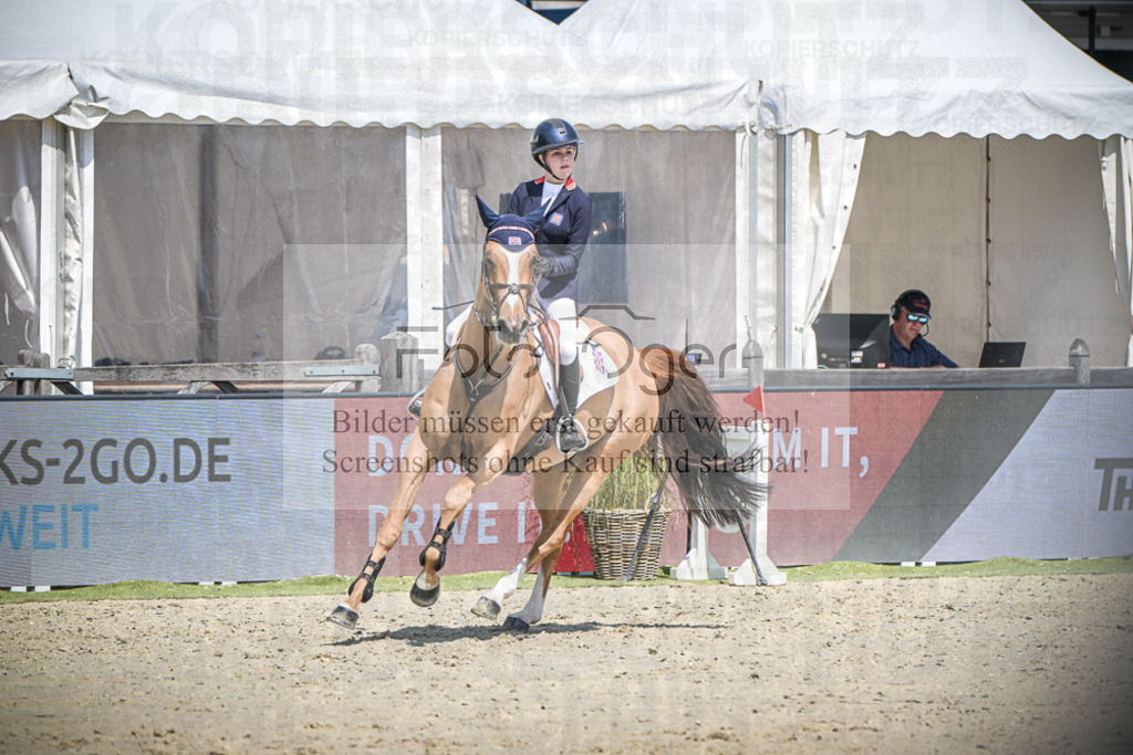 DOS_1743 | Entdecke hochwertige Reitturnierfotos von Foto Oger. Professionell, emotional und authentisch – jetzt Lieblingsmomente im Shop bestellen.Deutschlandweite Turnierfotografie. - Realisiert mit Pictrs.com