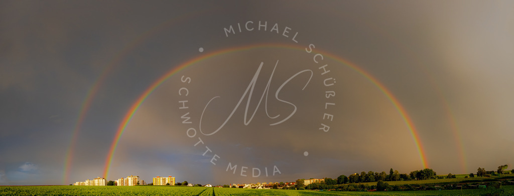 2021-07-26 Skyline Hemmingen mit Regenbogen -Pano-3 | Schwotte Media - Realisiert mit Pictrs.com