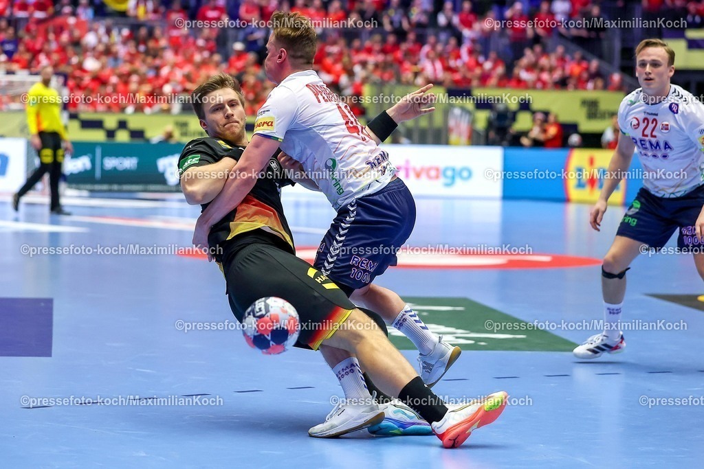 EHF24012603030 | 24.01.2026, Handball, Men's EHF EURO 2026, Deutschland - Norwegen, Jyske Bank Boxen in Herning, Dänemark, Main Round:  Franz Semper (Germany #32) im Zweikampf gegen   August Baskar Pedersen (Norway #40) 