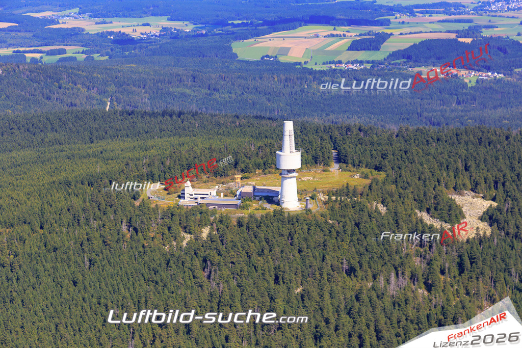 Die Luftaufnahme Schneeberg -  wurde 2017 mittels Flugzeug (keine Drohne) erstellt. Perfekte Schärfe und Druck- Auflösung- Garantiert!