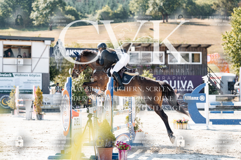 CK907842 | Turnierfotografie Pferdefotografie Trier Rheinland-Pfalz Pferdesport Reitsport Tierfotografie Sportfotografie Pferdevideo Pferdevideografie Equestrianvideography equestrianphotography  - Realisiert mit Pictrs.com