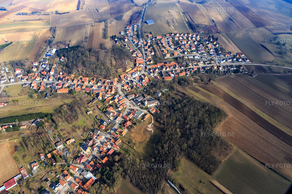 Luftbild: Dorfübersicht aus Westen in Neewiller-près-Lauterbourg im Bundesland Bas-Rhin in Frankreich.Foto: IMG_096929.jpg vom 19.02.2017 durch Werner Riehm/FLY-FOTO.deAuflösung des Originals: 5472 x 3648 px