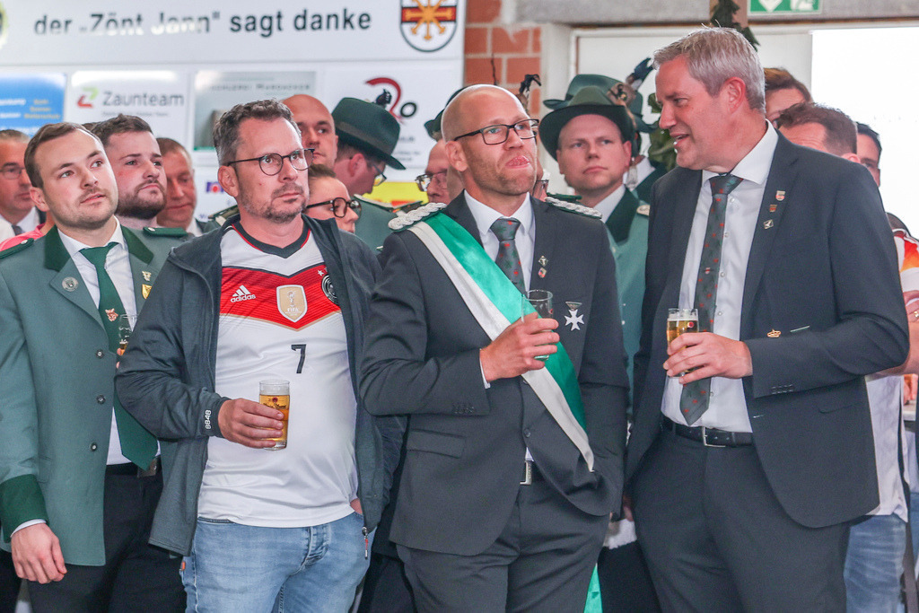 top-top.de 20240705-130 | Foto, Video, Fotografie, Videografie, Fotobox, DJ, Discjockey, Musik, Musikbox, Veranstaltung, Photobooth, Amazon, Ebay, Buchtipp, Bestseller, Autor, Verlag, Buch, Wesel, Hamminkeln, NRW, Dinslaken, Rees, Drohne, Hochzeit, Party, Fotobox, Wesel, Fotograf