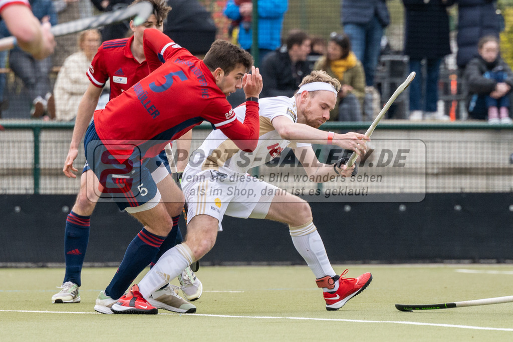 SFE_20230415_0161 | Deutsche Meisterschaft Männliche U16 Halle 2023 am 15.04.2023 in Düsseldorf (Düsseldorfer Hockeyclub 1905 e.V.), Photo: Stephan Fehrmann 2022 (Sports-Gallery),Christopher Rühr ( Rot-Weiss Köln #17 ) ,Aumüller Leon ( Düsseldorfer HC #5 )