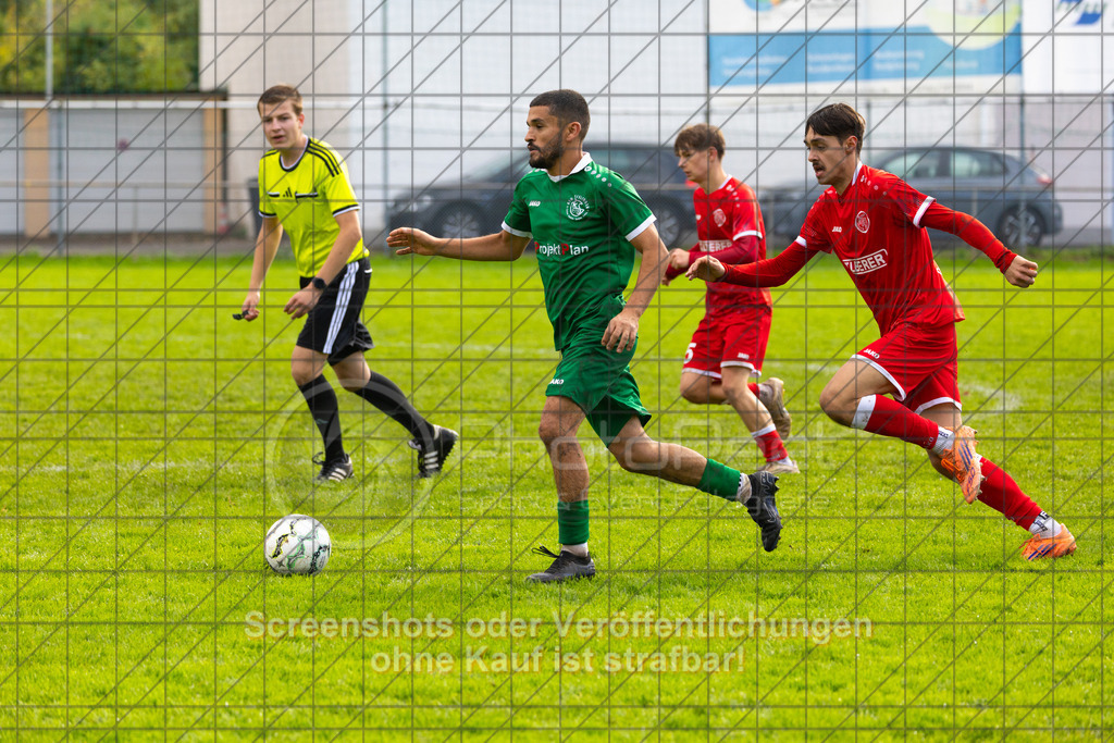 20261011_161610_0334_(c)_by_PhotoPeet | #,KSG Eislingen (grün) vs. 1.FC Donzdorf (rot), Fußball, Bezirksliga - Bezirk Neckar/Fils, 07. Spieltag, Saison 2026/2027, Rasensportplatz, Albstraße 69, 73054 Eislingen, 11.10.2026 - 15:00 Uhr,Foto: PhotoPeet / Sport- &amp; Eventfotografie / Peter Harich