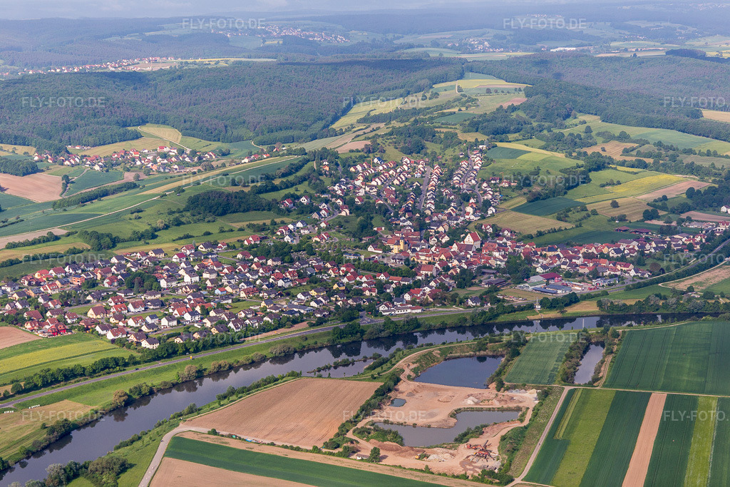 Luftbild: Fluß- Uferbereichen des Main im Ortsteil Trunstadt in Viereth-Trunstadt im Bundesland Bayern in Deutschland. Foto: IMG_099840.jpg vom 25.05.2017 durch Werner Riehm/FLY-FOTO.de