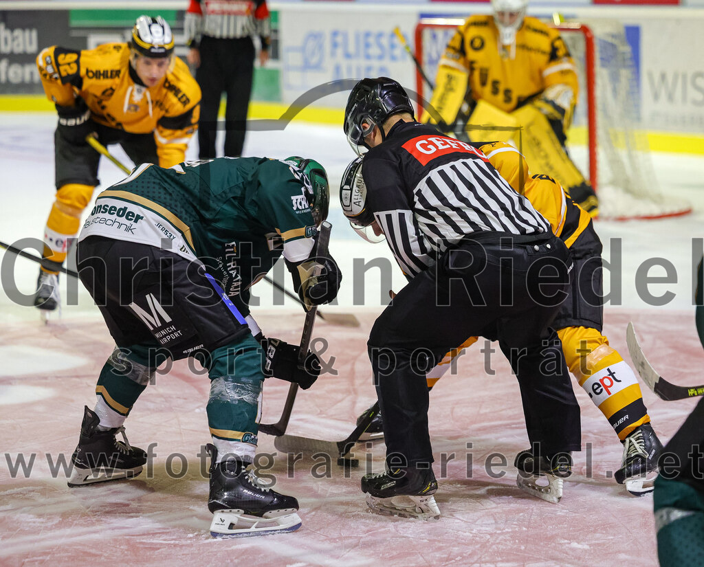 2025-08-22_076_TSV_Erding_gegen_EV_Fuessen | Erding, Deutschland, 22.08.2025:Eishockey, Oberliga Süd 2025 / 2026, Testspiel, TSV Erding gegen EV Füssen, Endergebnis: 1:4Foto: Christian Riedel / fotografie-riedel.net