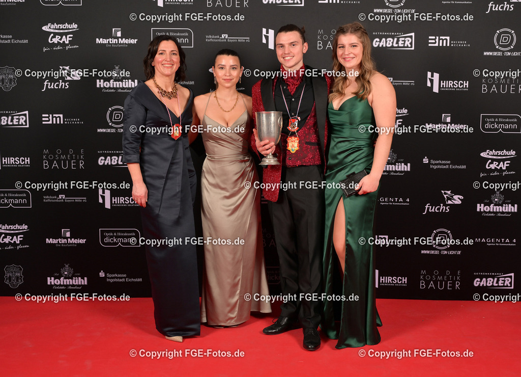 20240113-fge-fotos-0036 | Eröffnungsball der FGE am 13.01.2024 im Alten Stadttheater in Eichstätt. - Realisiert mit Pictrs.com