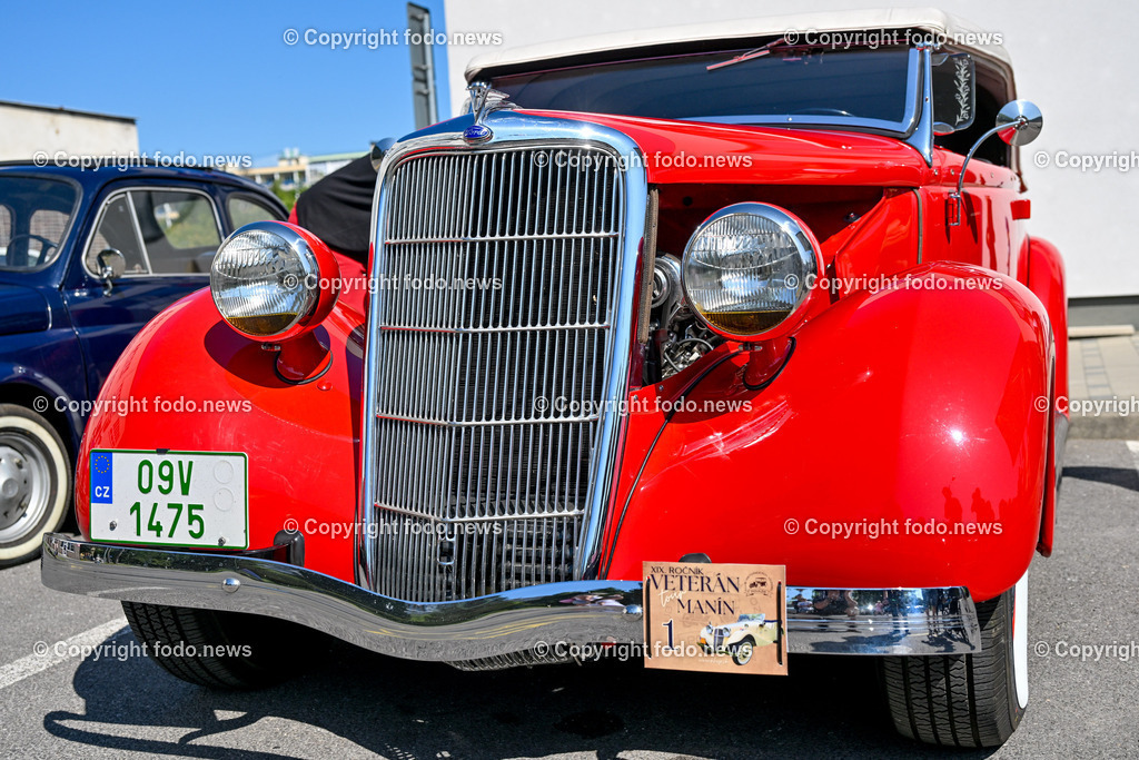 Slowakei_ Povazska Bystrica_ Veteran Tour Manin_ 14.06.2025-16 | 14.06.2025, Slowakei, SVK, Trenciansky kraj, Povazska Bystrica, im Bild Oldtimer Klub, Historische Fahrzeuge, Veteran Tour Manin, Auto, Alt, Besucher, Menschen, Feature, Symbolbild