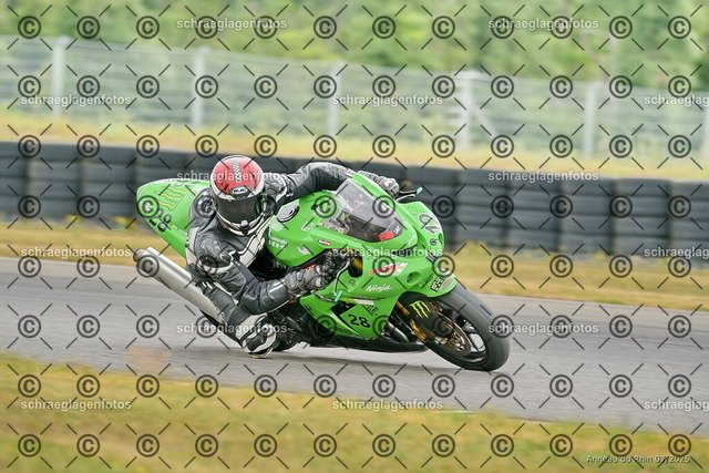 25bt05-0670 | markuskiefer.com - Realisiert mit Pictrs.com