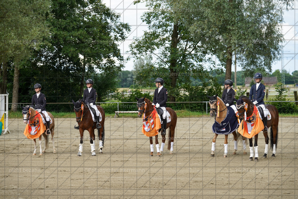 20240630-FAH02492 | Turnierbilder Schwabmünchen, Dressurbilder, Springreitturnier, Reitsportbilder, Turnierfotografen Bayern, Turnierfotograf