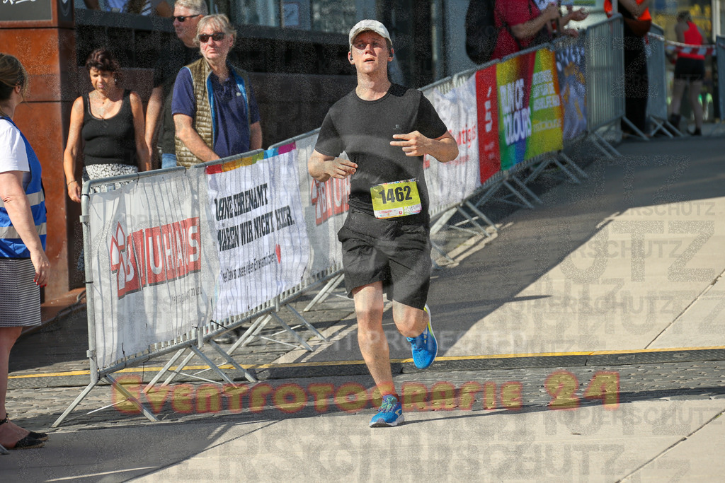 240921_1453_EX1_3946 | Sportfotografie im Rhein-Sieg Kreis, Köln, Bonn, NRW, Rheinland Pfalz, Hessen, etc. Unser Tätigkeitsfeld umfasst den Laufsport vom Volkslauf über den Marathon, Duathlon, Triathon bis zum Ultralauf wie Kölnpfad Ultra oder Schindertrail.