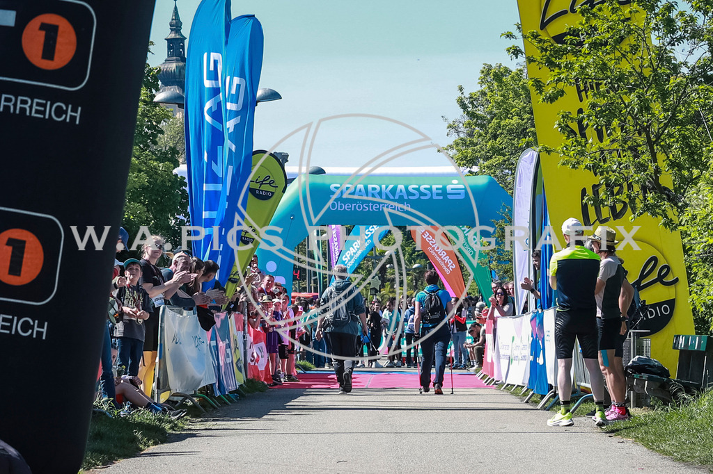 ..... | LINZ,AUSTRIA,27.April 25, Int. 3 Brückenlauf Linz  , Image shows: Photo: WAPICS / Manuel Binder