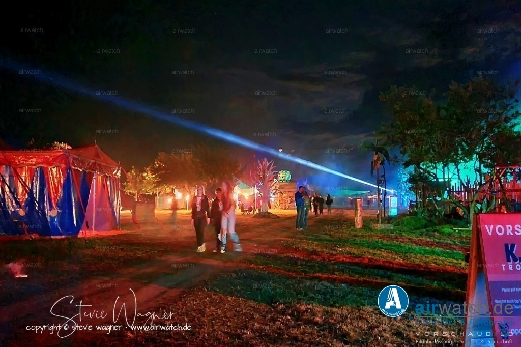 Bachblyten® Festival 2023 | Entdecken Sie atemberaubende Luftbilder und Fotografien auf airwatch.de - Tauchen Sie ein in eine Welt voller faszinierender Aufnahmen aus der Vogelperspektive.