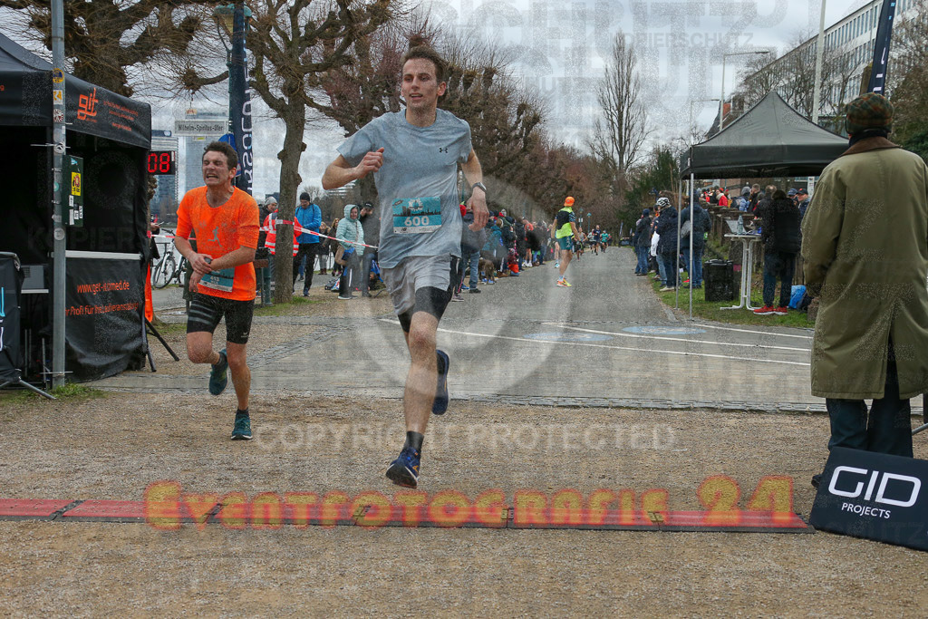 231231_1155_EX1_4567 | Sportfotografie im Rhein-Sieg Kreis, Köln, Bonn, NRW, Rheinland Pfalz, Hessen, etc. Unser Tätigkeitsfeld umfasst den Laufsport vom Volkslauf über den Marathon, Duathlon, Triathon bis zum Ultralauf wie Kölnpfad Ultra oder Schindertrail.
