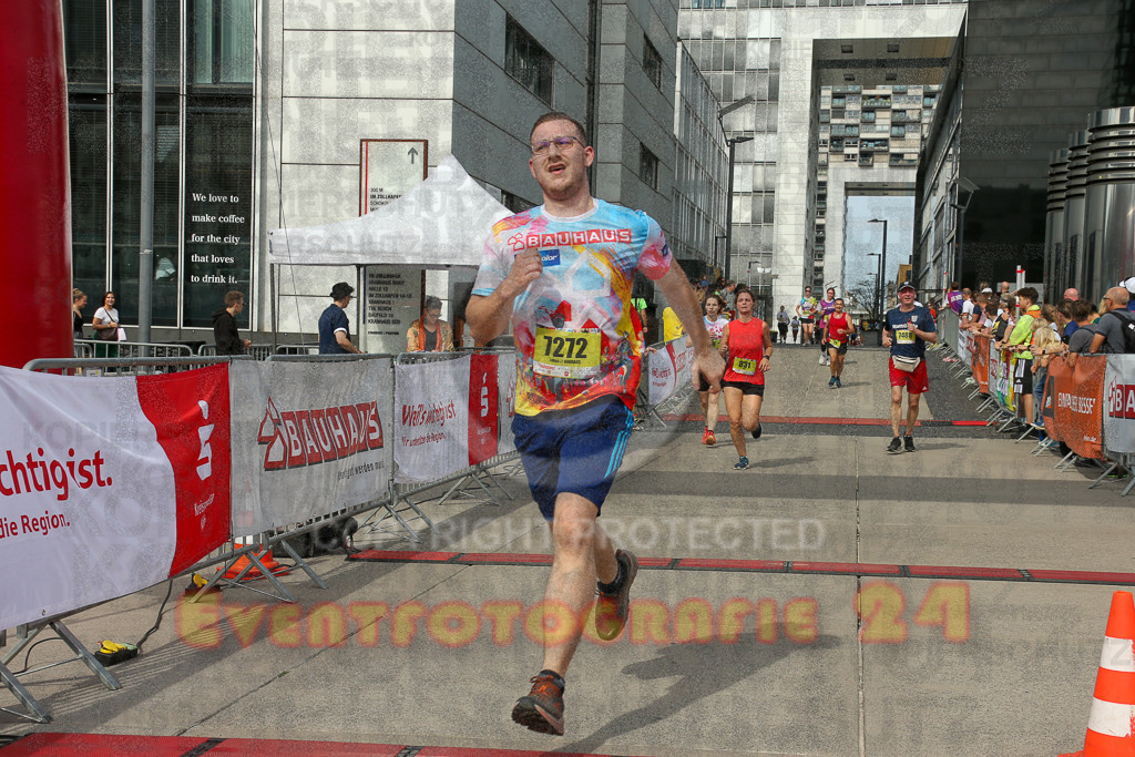 250920_1334_EX1_5529 | Sportfotografie im Rhein-Sieg Kreis, Köln, Bonn, NRW, Rheinland Pfalz, Hessen, etc. Unser Tätigkeitsfeld umfasst den Laufsport vom Volkslauf über den Marathon, Duathlon, Triathon bis zum Ultralauf wie Kölnpfad Ultra oder Schindertrail.