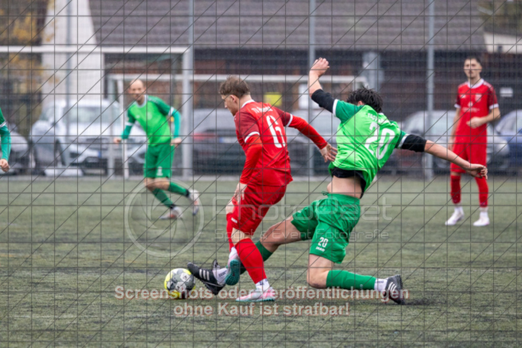 20251109_143745_0058 | #,TSVG Albershausen (grün) vs. TV Altenstadt (rot), Fussball, Kreisliga A3 - Bezirk Neckar/Fils, 12. Spieltag, Saison 2025/2026, Kunstrasenplatz, Schafhofstraße 8, 73095 Albershausen, 09.11.2025 - 14:30 Uhr,Foto: PhotoPeet-Sportfotografie/Peter Harich